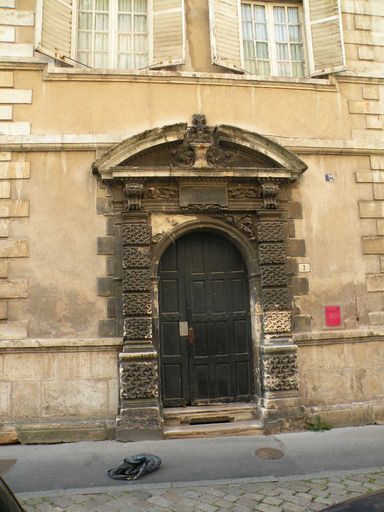  2, rue de Guise